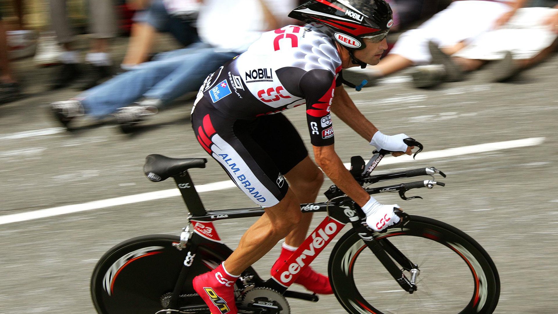 世界乒乓球团体世界杯中国男队3比0横扫英格兰 王楚钦横拍快攻制胜